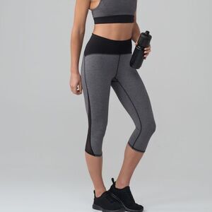 LULULEMON Train Times Crop 17" Heathered Black Size 8
